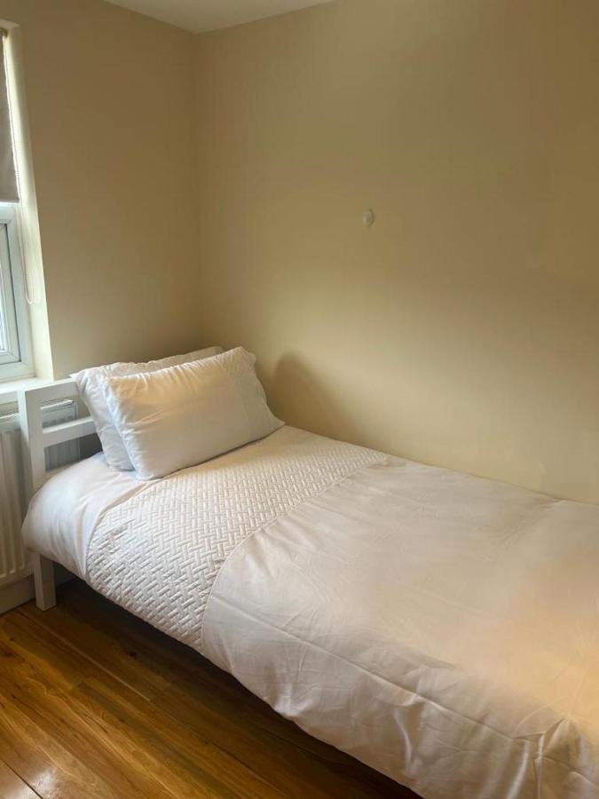 93 West Road Guest house
