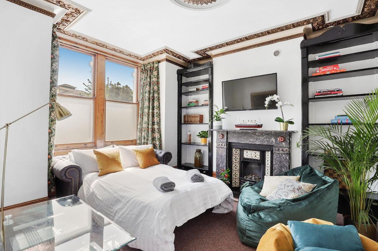 Stunning Victorian Property Near Canary Wharf! * London