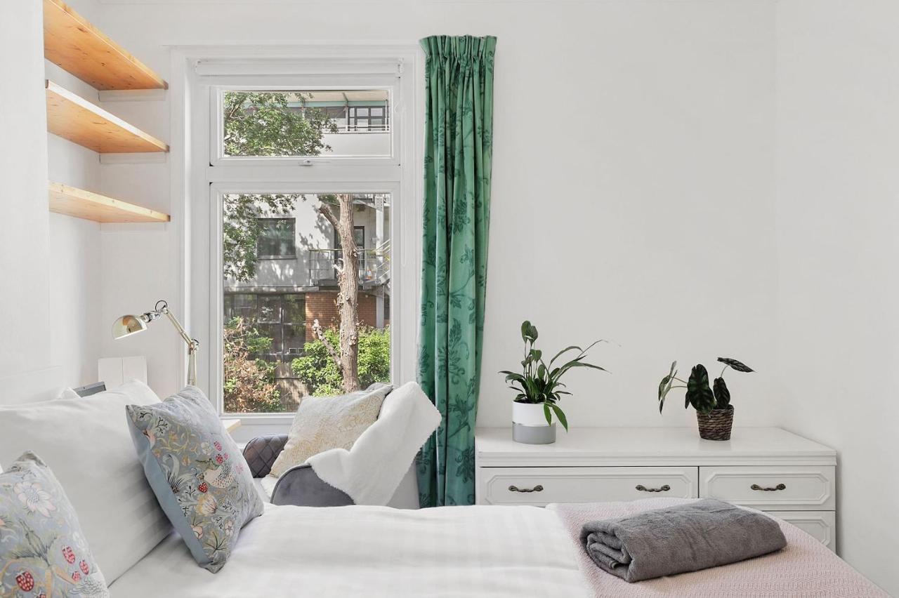 Feriehus Stunning Victorian Property Near Canary Wharf!