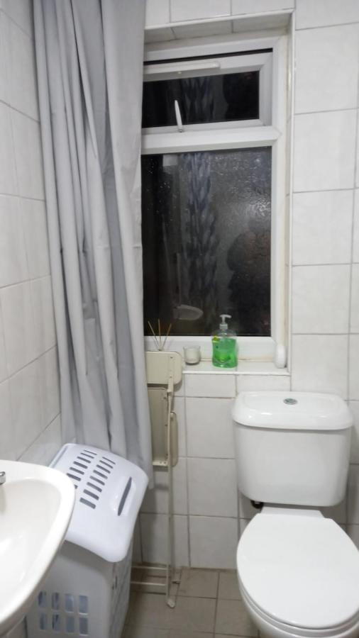 Bubblesbnb- Lovely 1 Bedroom Studio Flat Apartment London