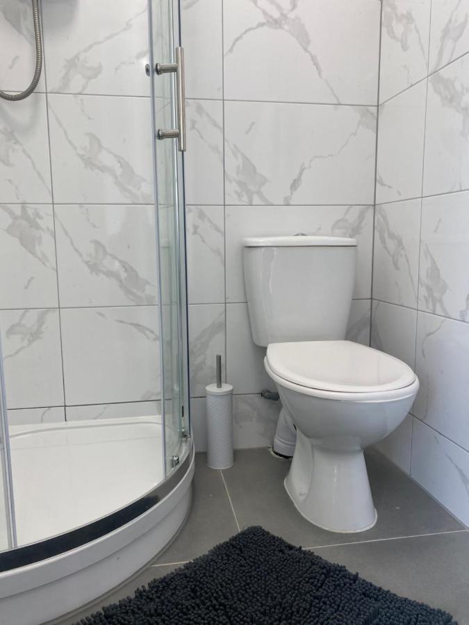 Privatunterkunft Modern Furnished Studio