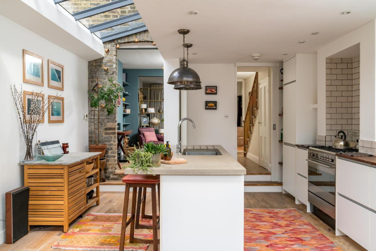 Contemporary House With Private Garden Leilighet