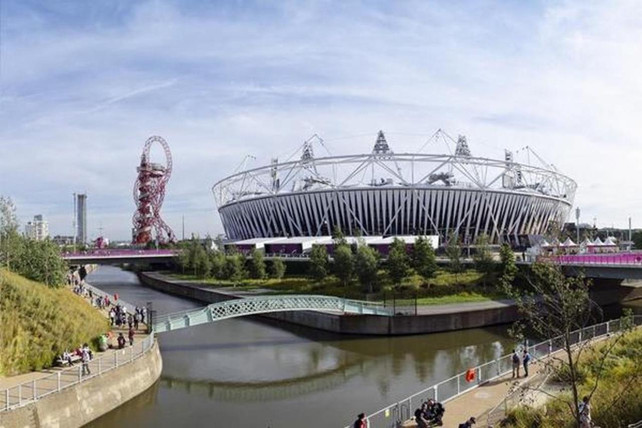 Livestay-modern 3 Bed Apt On 8th Floor With Amazing Views Londres