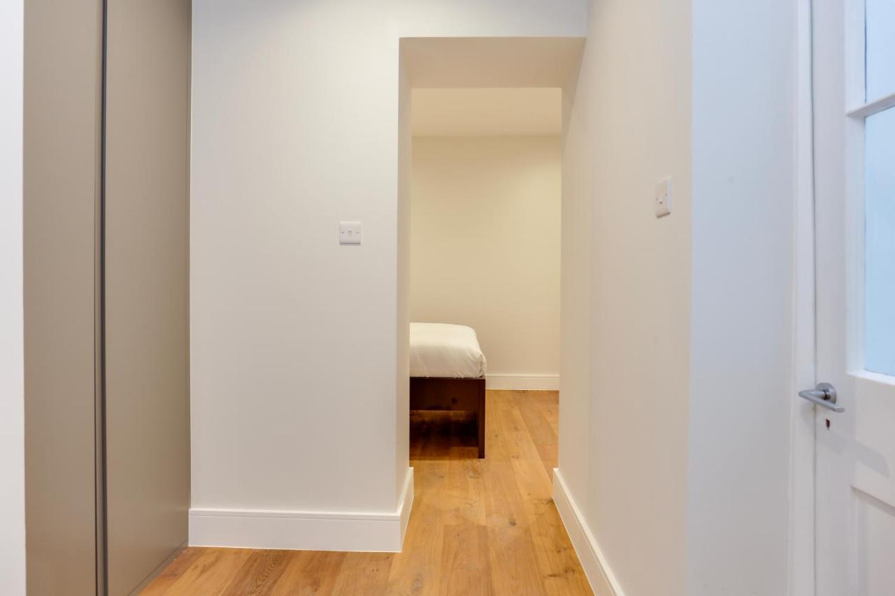 Queensborough Terrace Serviced By Concept
