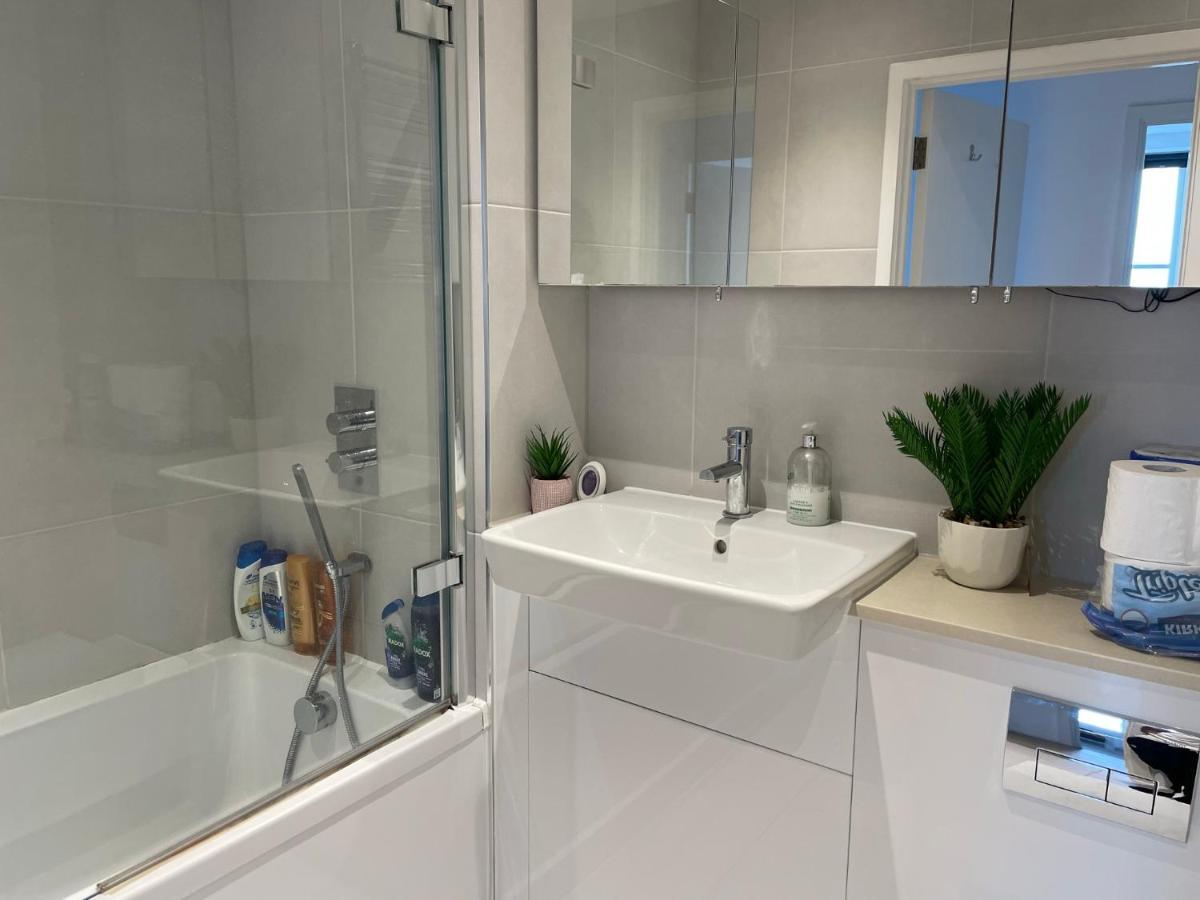 Modern & Spacious Penthouse In North Apartment London