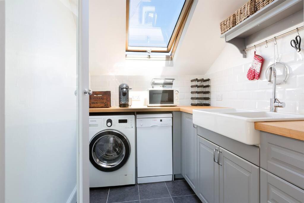 Apartment Spacious 3 Bedroom Flat With Terrace