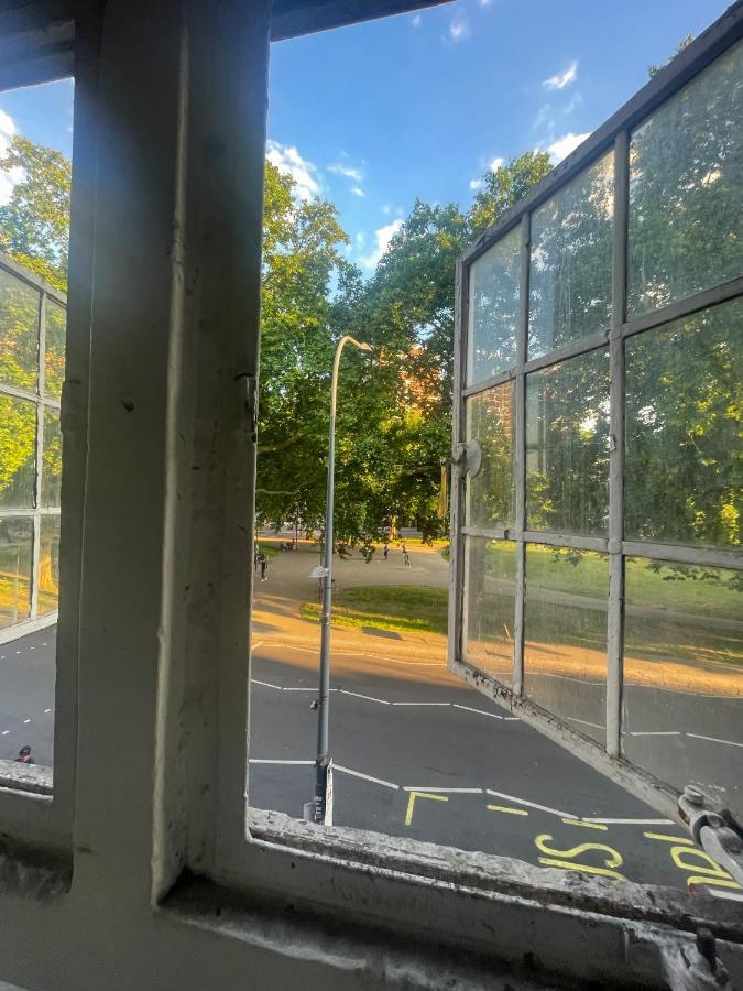96 Uxbridge Road Apartment