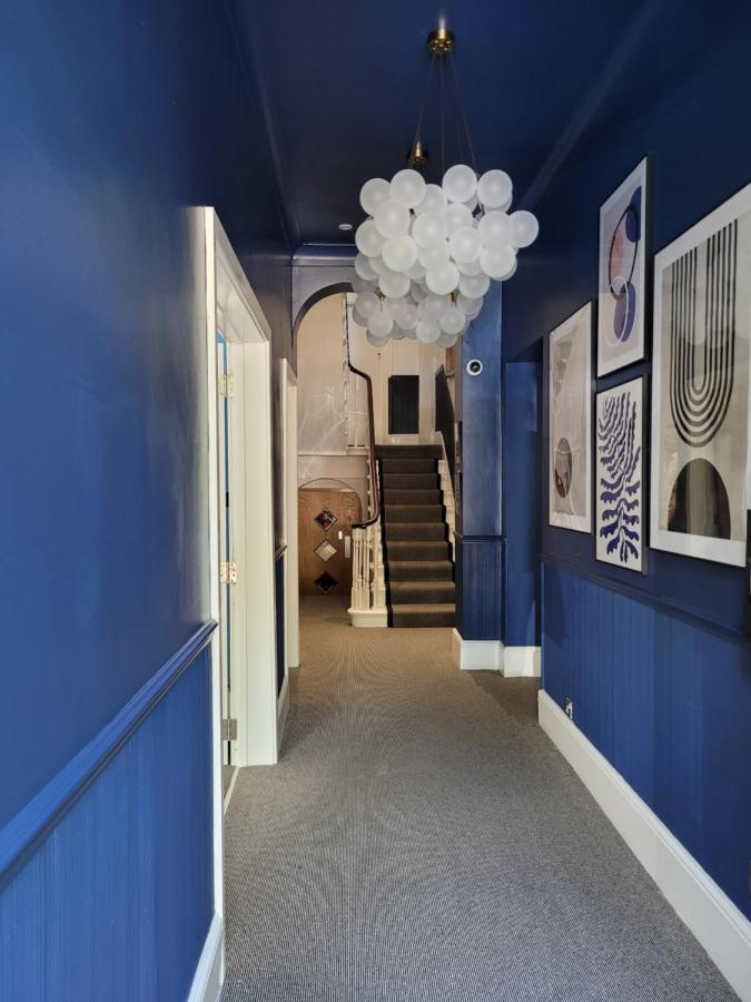 Mentone London