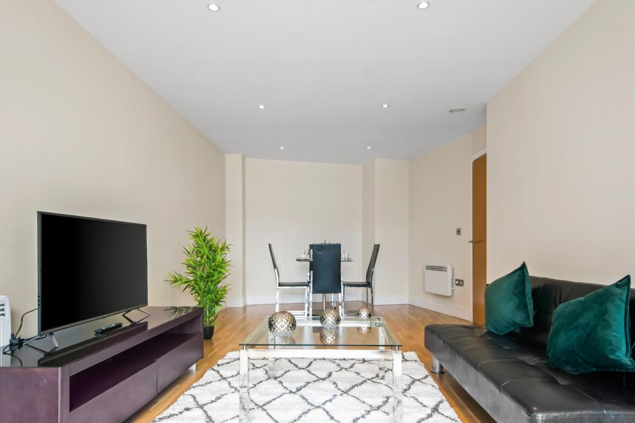 Charming 1-bed In Great Suffolk Street Apartment London