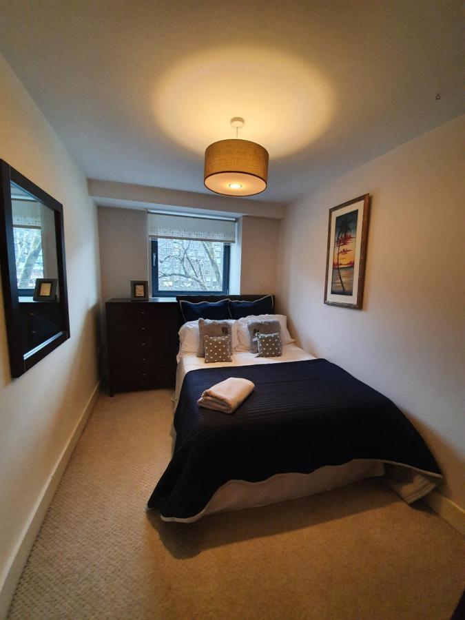 Apartment 2 Bed Waterfront Luxury Apartment, E14 London