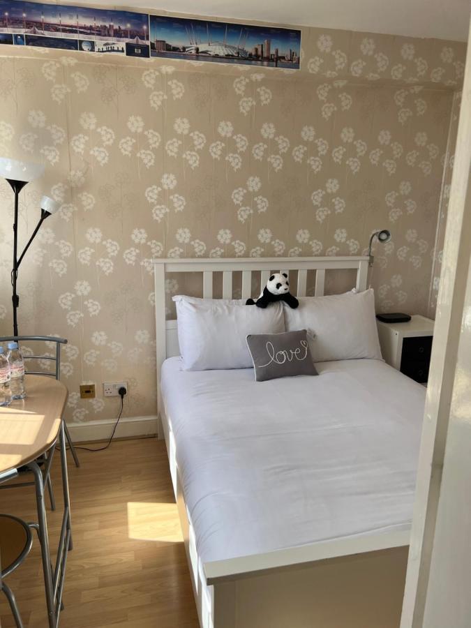 Super Located In South Ken At Chelsea Cloister Apartment