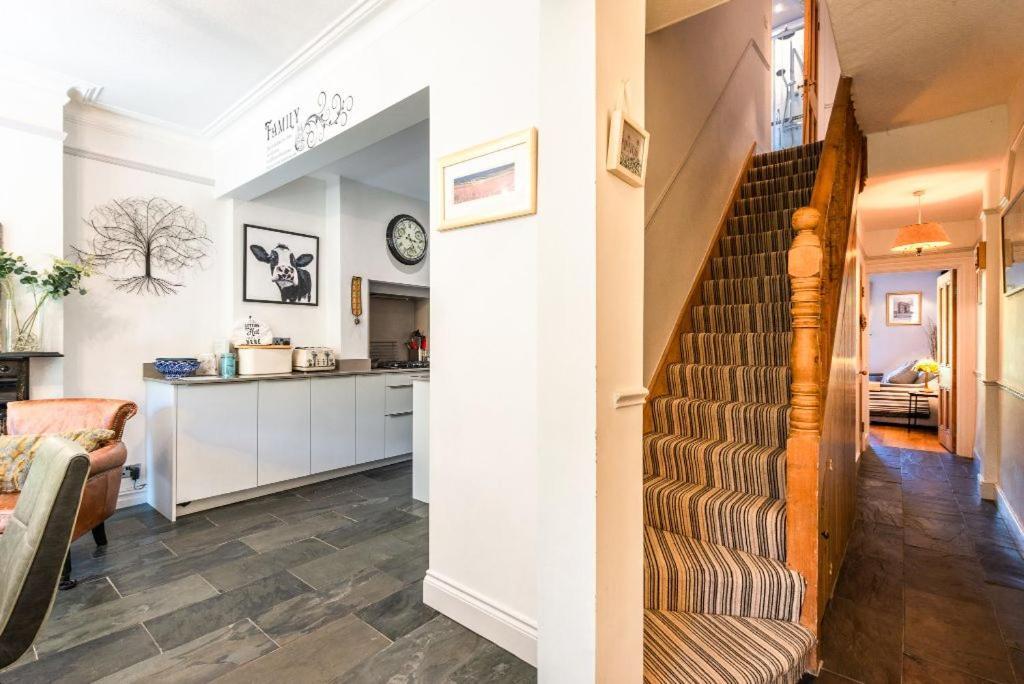 Pass The Keys Beautiful 3 Bedroom Family * Londres