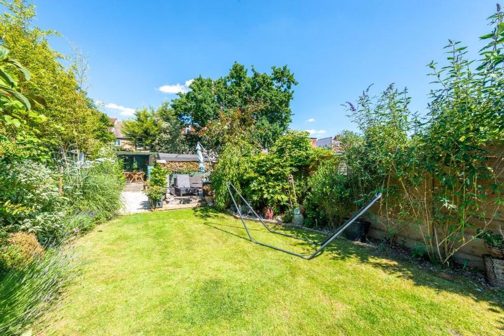 Pass The Keys Beautiful 3 Bedroom Family * Londres