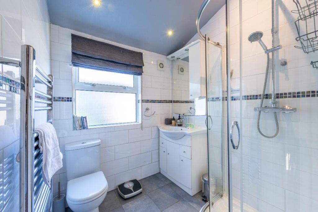 Pass The Keys Beautiful 3 Bedroom Family * Londres