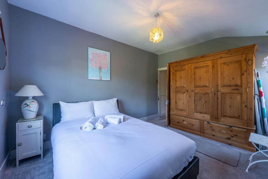 Pass The Keys Beautiful 3 Bedroom Family * Londres