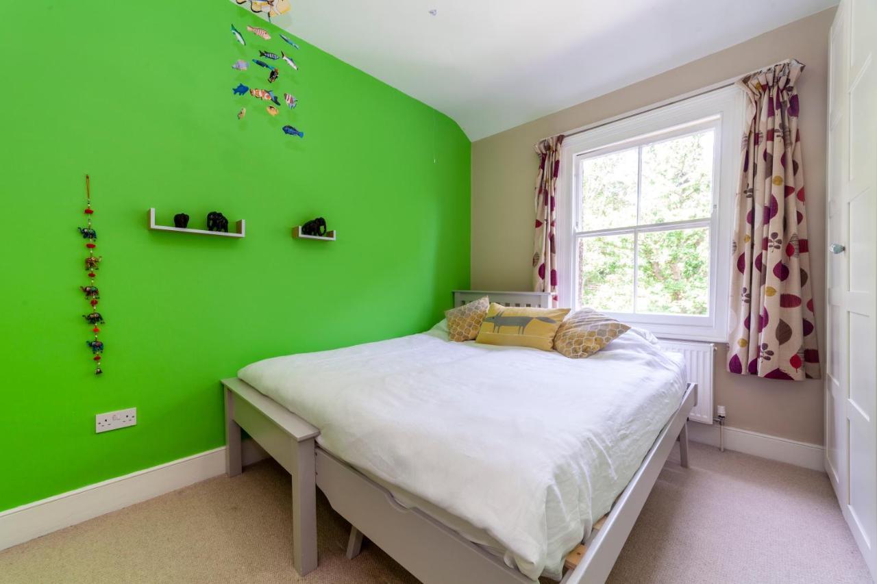 Gorgeous 4 Bdr House With Garden, Crystal Palace Apartment London