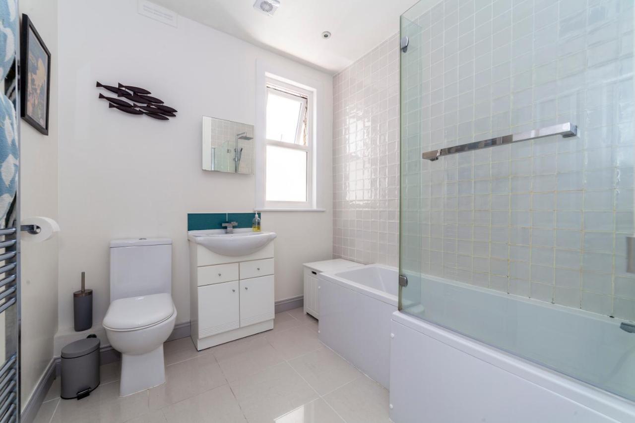 Gorgeous 4 Bdr House With Garden, Crystal Palace *