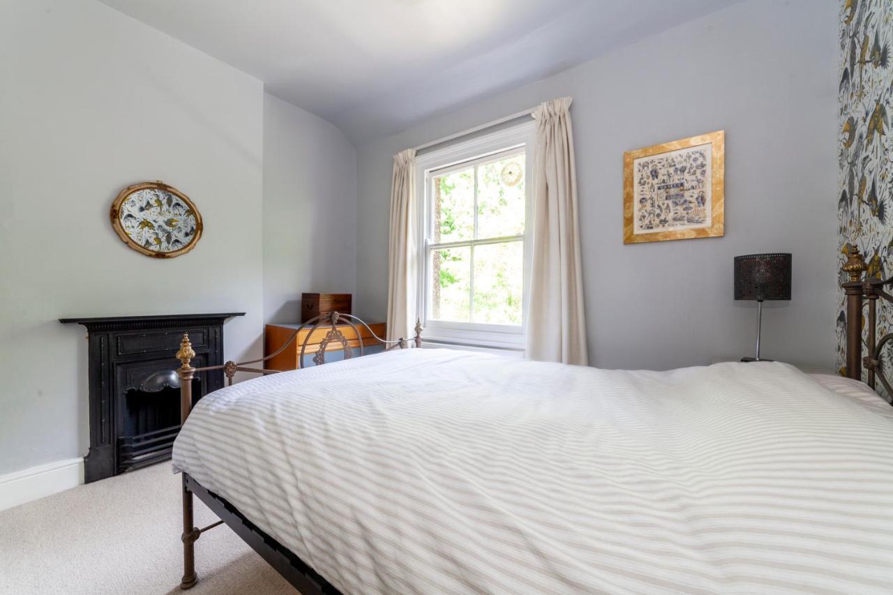Gorgeous 4 Bdr House With Garden, Crystal Palace Apartment London