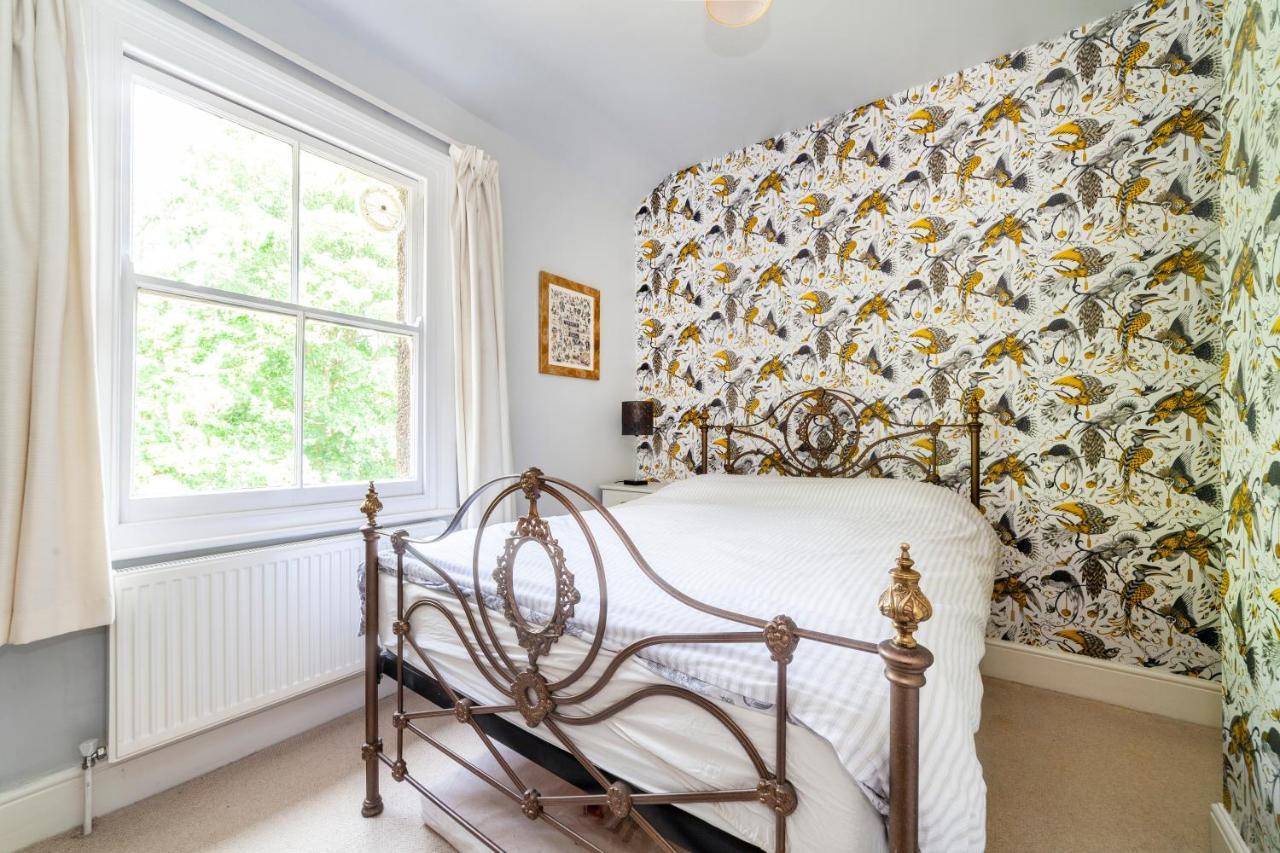 Gorgeous 4 Bdr House With Garden, Crystal Palace *