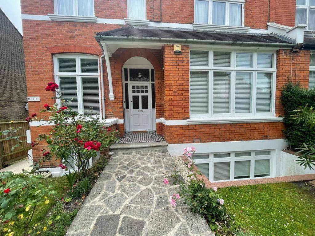 Spacious Home! Ferienhaus London
