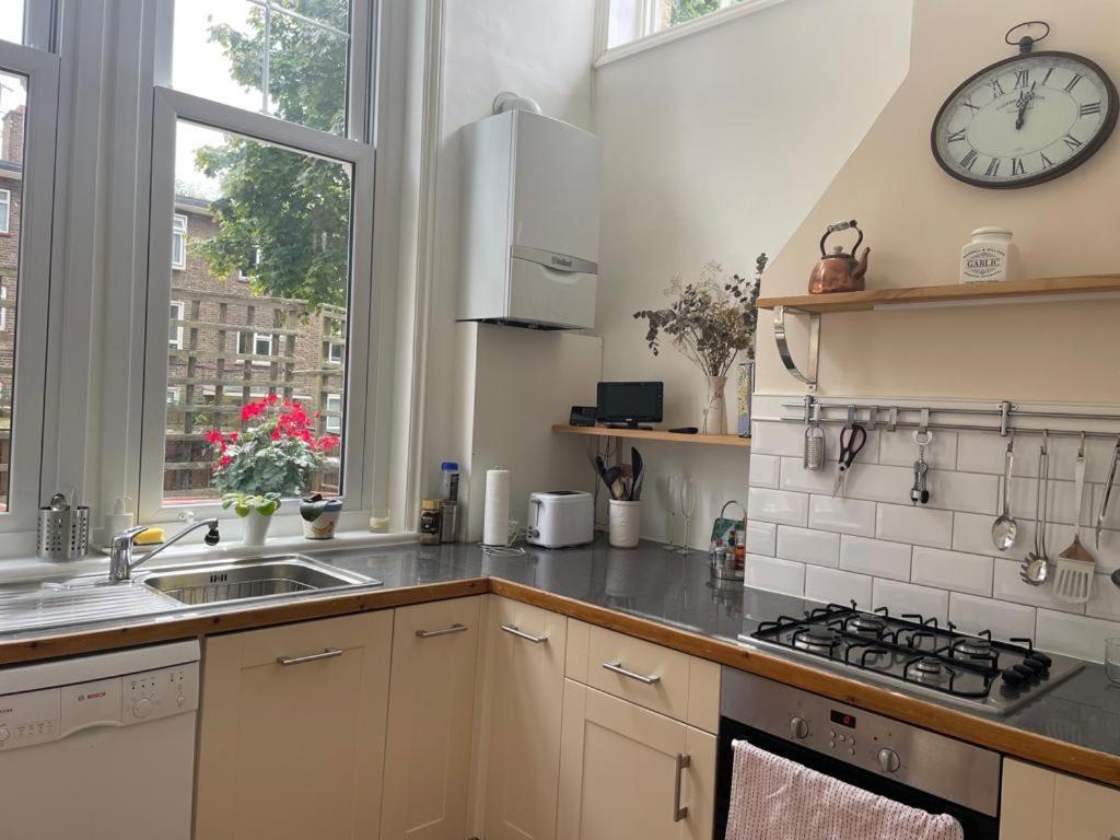 Spacious Home! Ferienhaus London