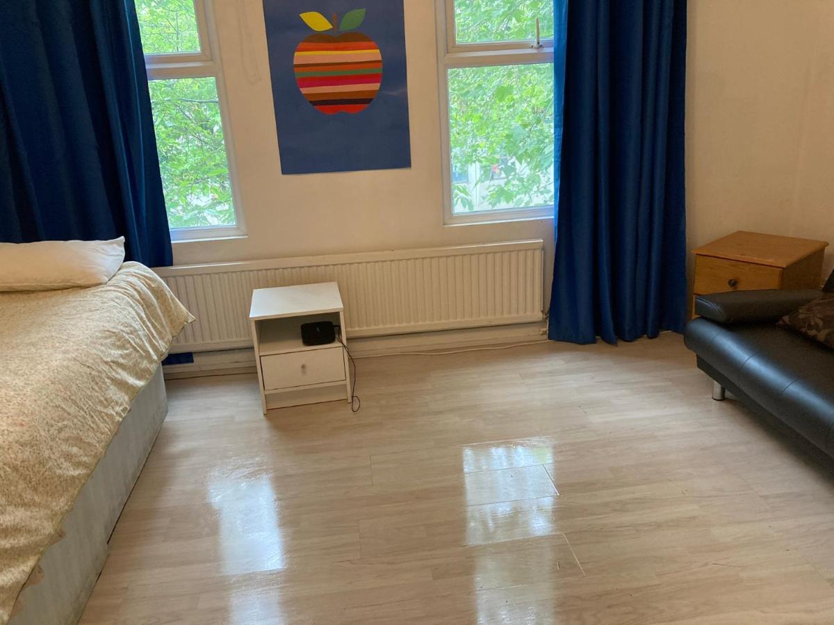 Renovated Family With Shared Kitchen And Bathroom In Angel Guest house London