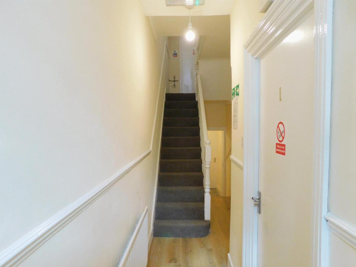 Apartment Entire 4 Bedroom Terrace House In