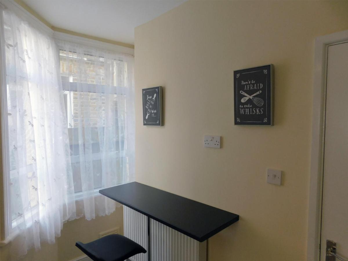 Entire 4 Bedroom Terrace House In *