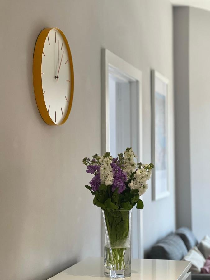 2 Bedroom In South Hampstead Londen
