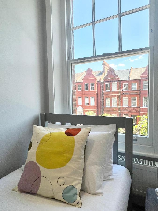 Appartement 2 Bedroom In South Hampstead Londen