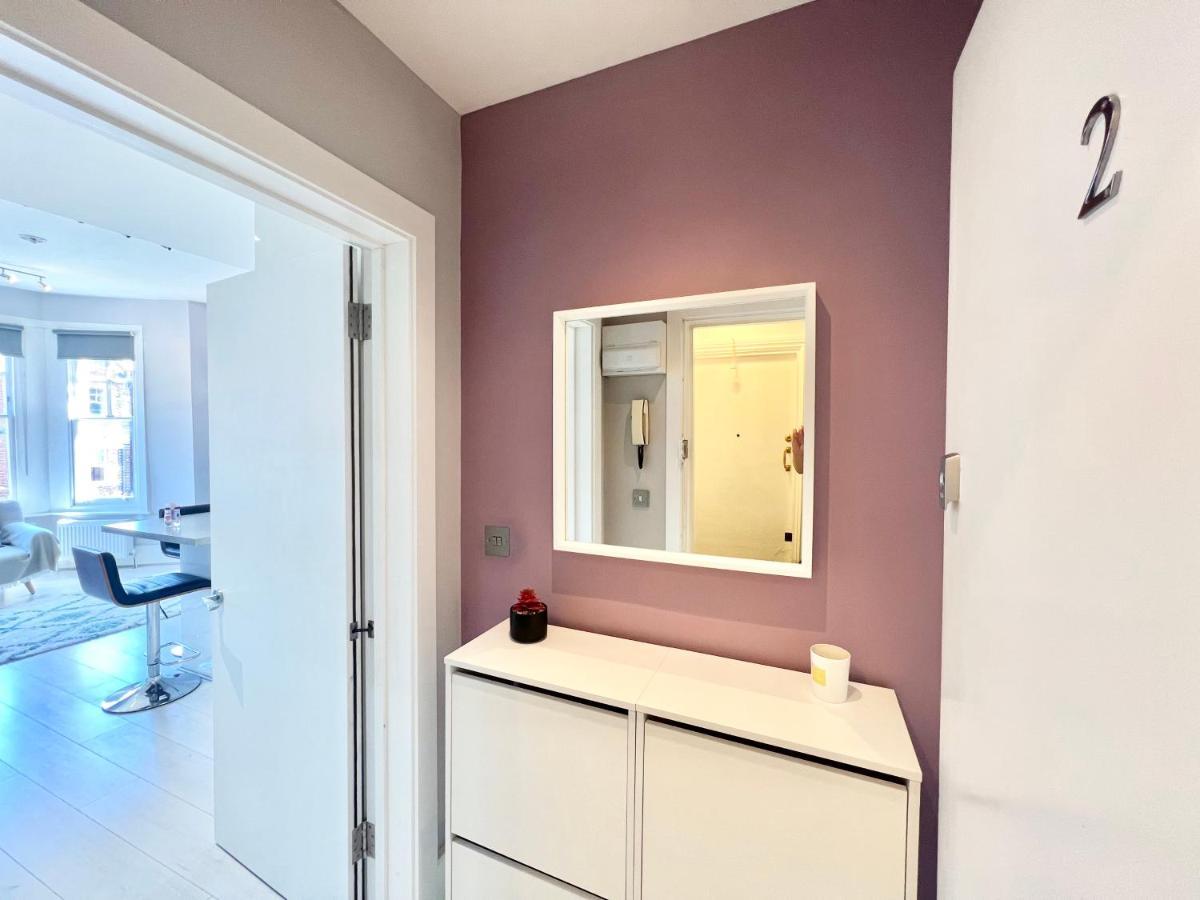 2 Bedroom In South Hampstead Appartement