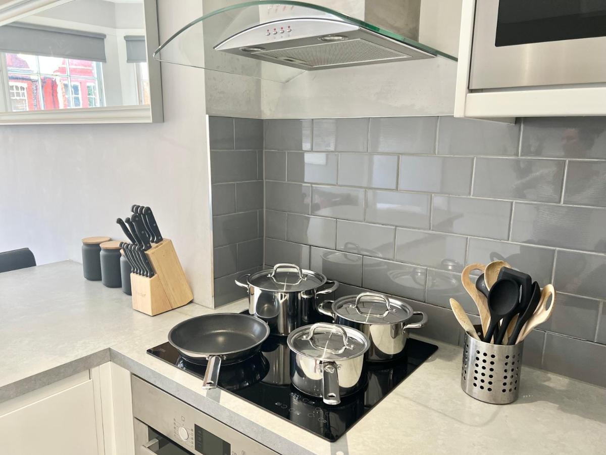Appartement 2 Bedroom In South Hampstead Londen