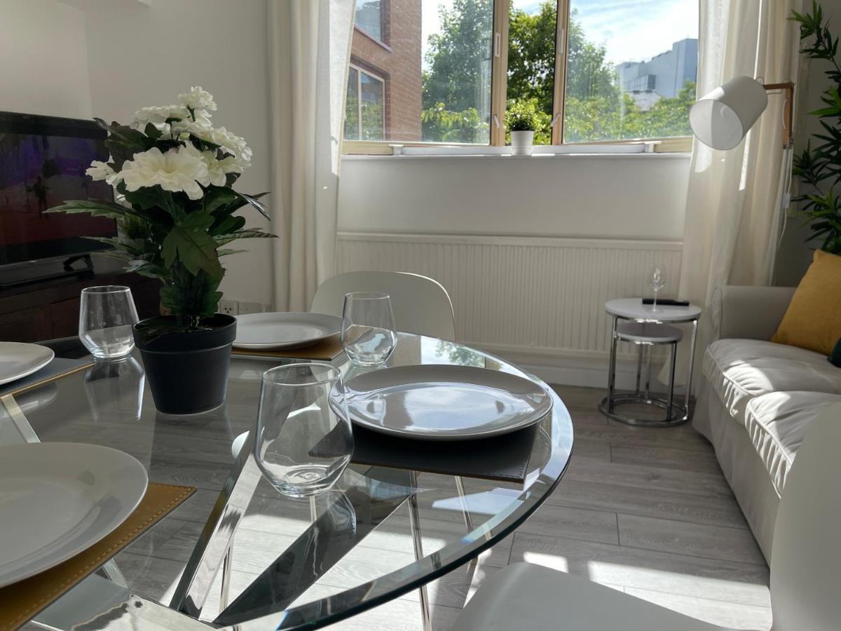 City Haven King En-suite&double Room&parking London