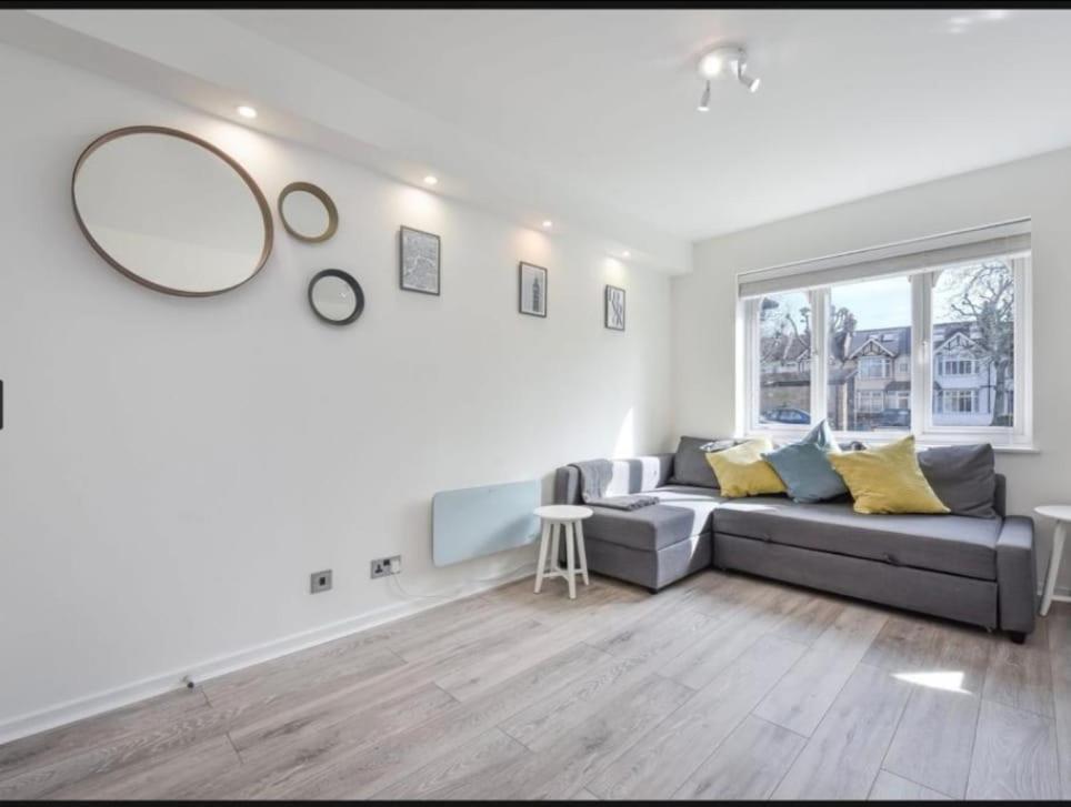Elegant 1 Bed Flat In Tooting London