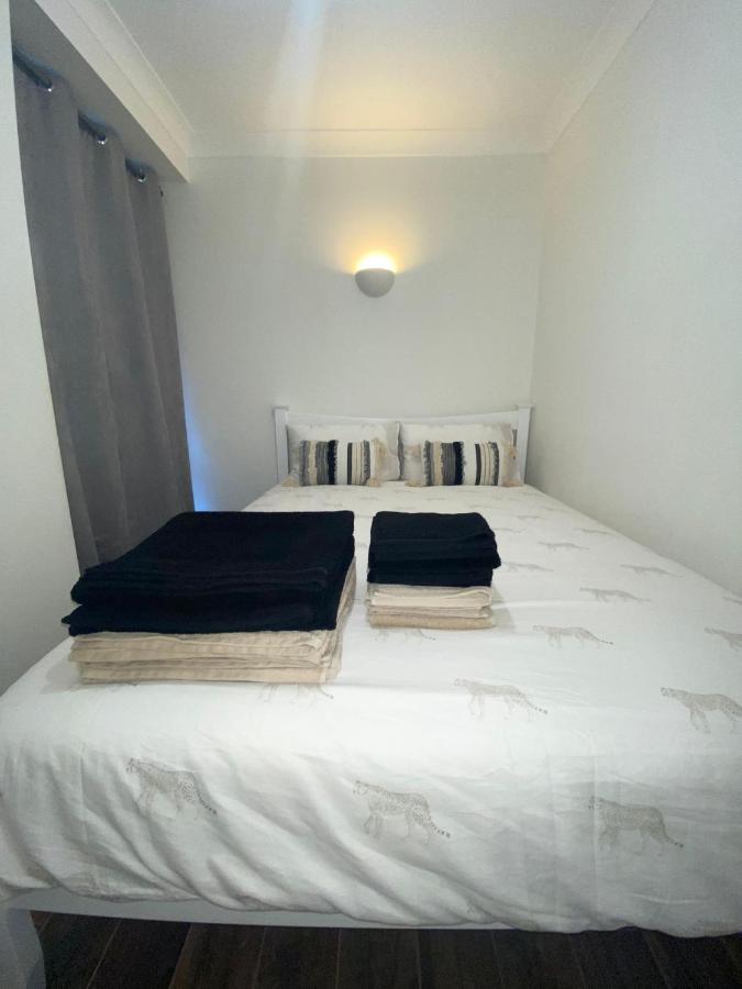 London, Jaccuzzi,newbuild, 2 Bedrooms Two Baths Leilighet *