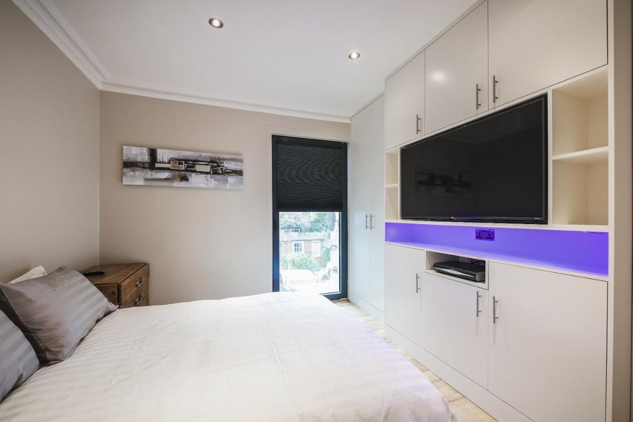 Privat overnatting Modern Bedroom In !! *