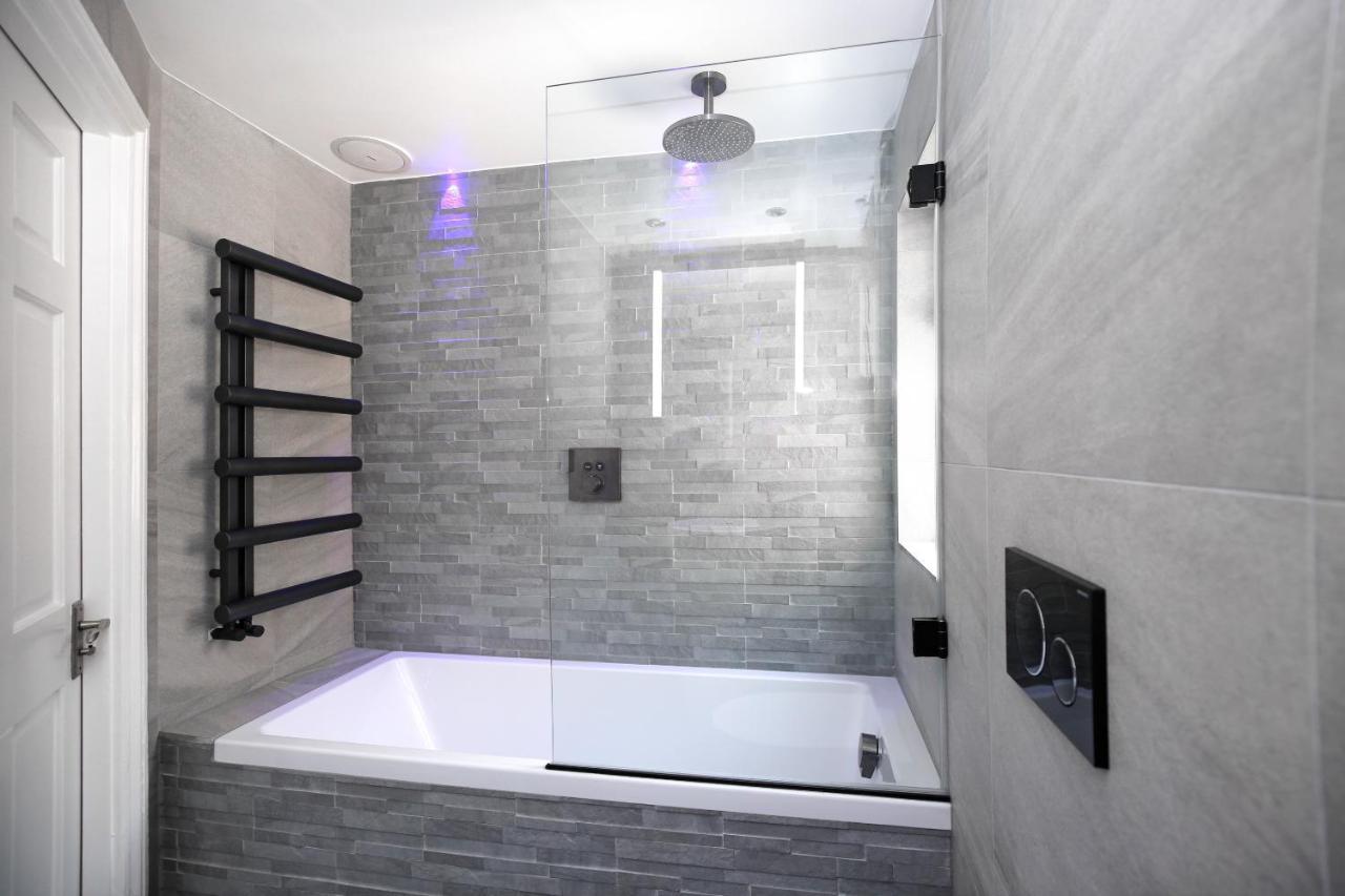 Privat overnatting Modern Bedroom In !!