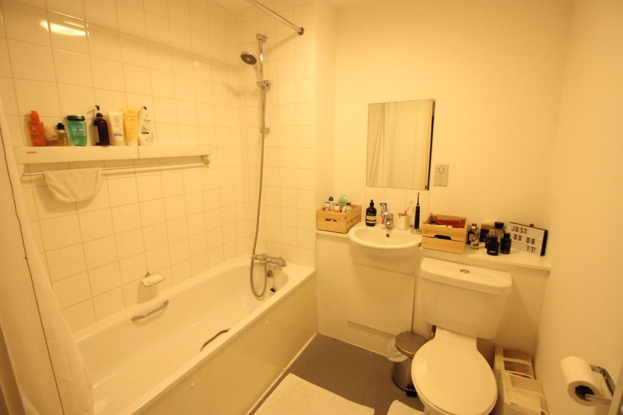 Spacious And Airy 1 Bedroom Flat - Great Location