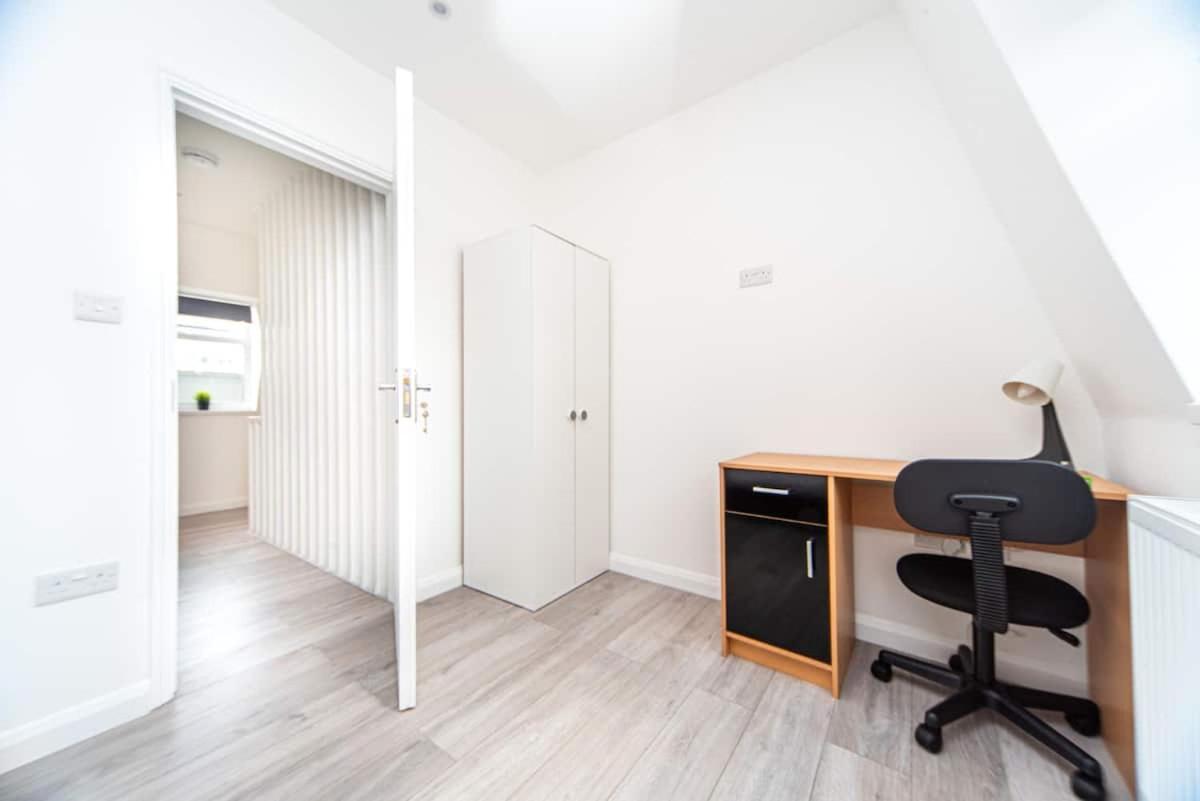 Lovely 3 Bed Flat In A Great Location In Londen
