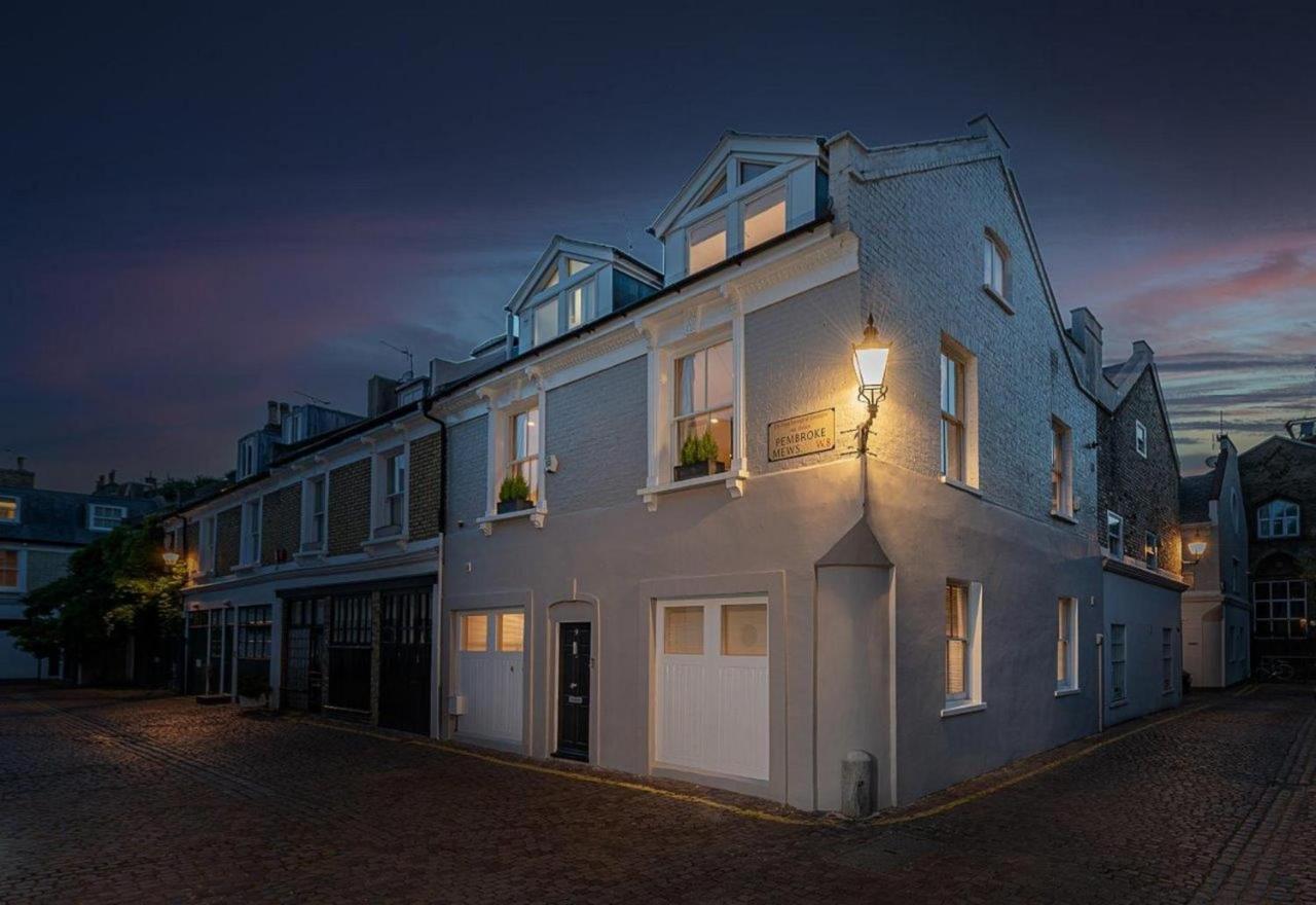 New Stunning 5bd Mews House Feriehus London