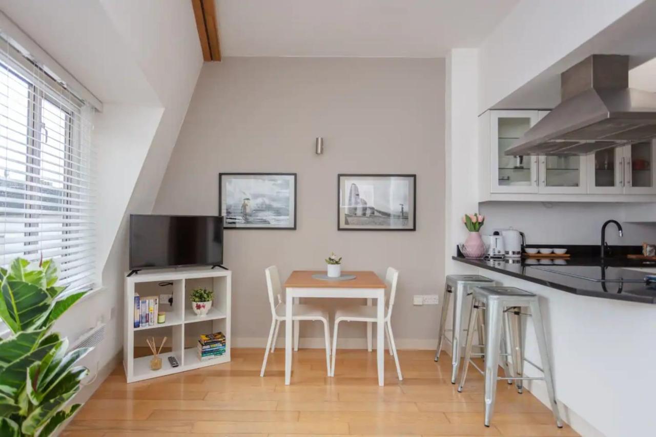Stylish 1 Bedroom Near Northcote Road Apartment London