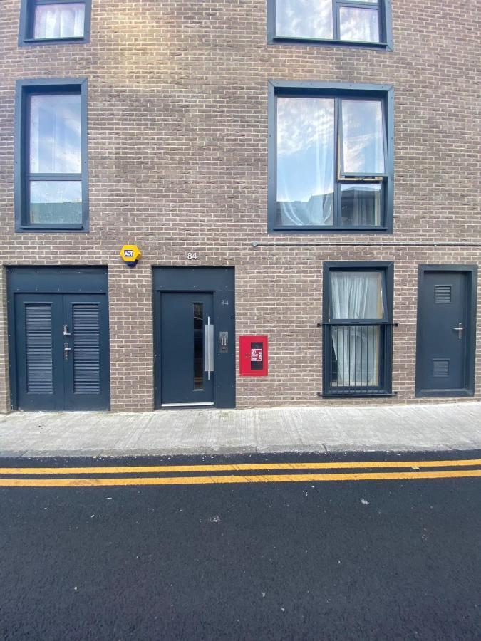 London, Jaccuzzi,newbuild, 2 Bedrooms Two Baths Leilighet *