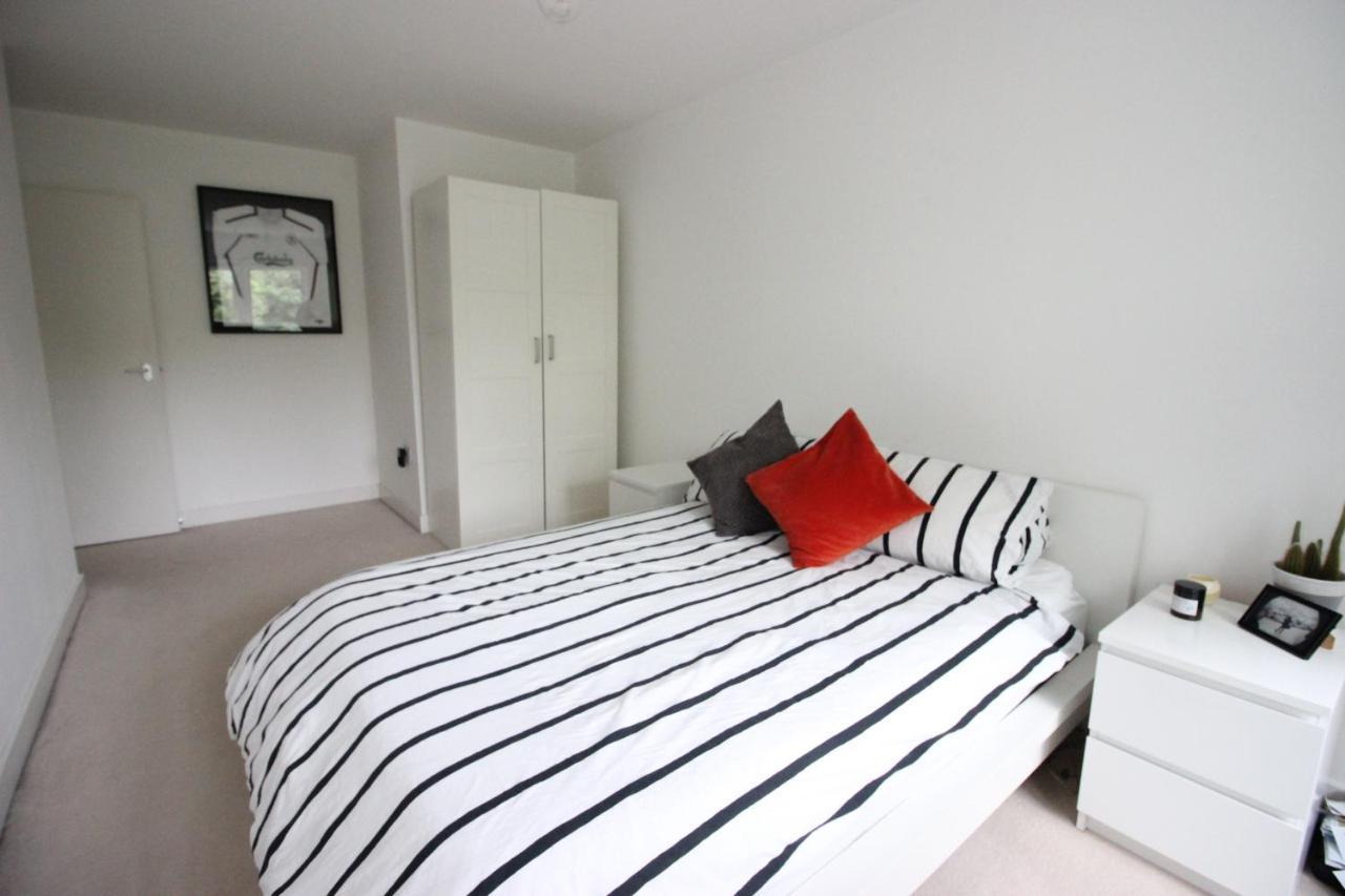 Spacious And Airy 1 Bedroom Flat - Great Location Apartment *