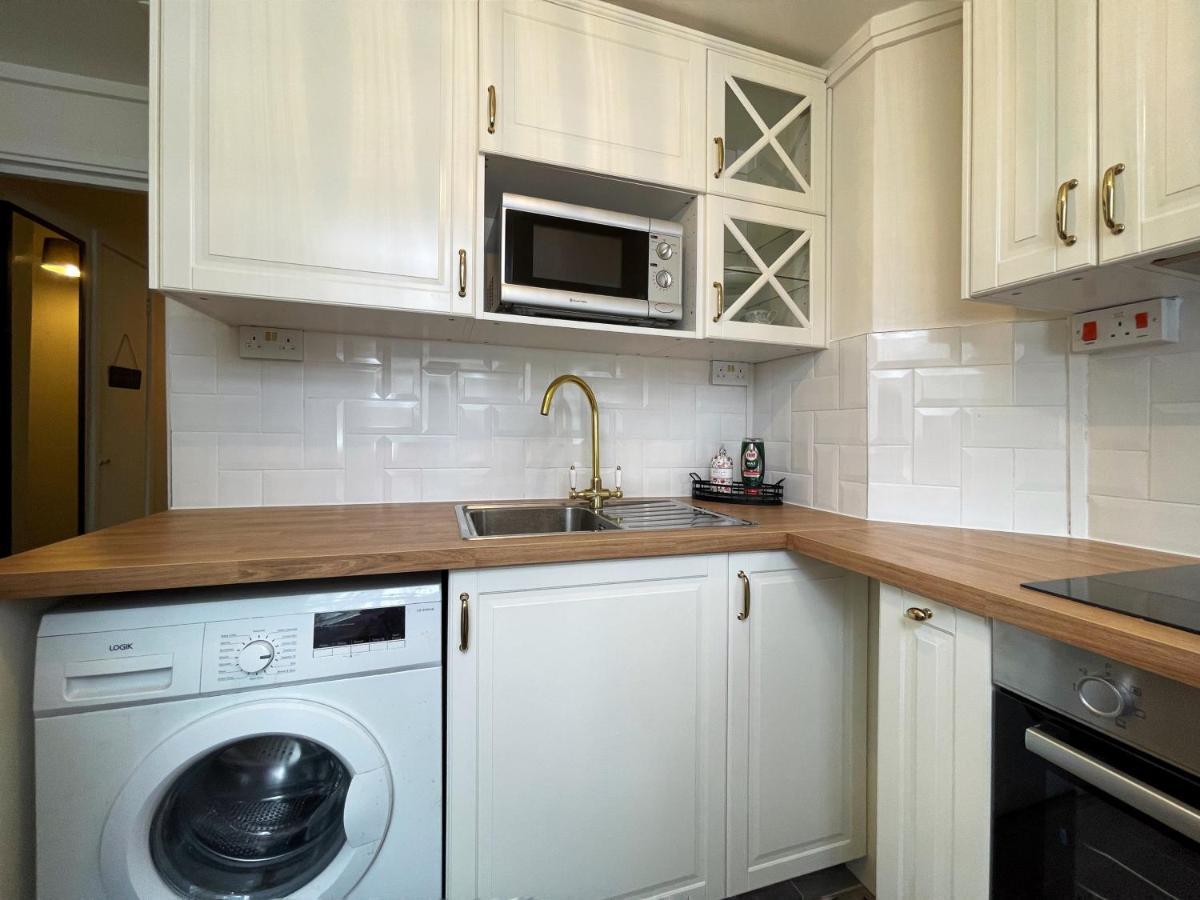 Lisa's Place Near Kings Cross - 2 Double Beds, 1 Sofa Bed, Great Location, Ideal For Families