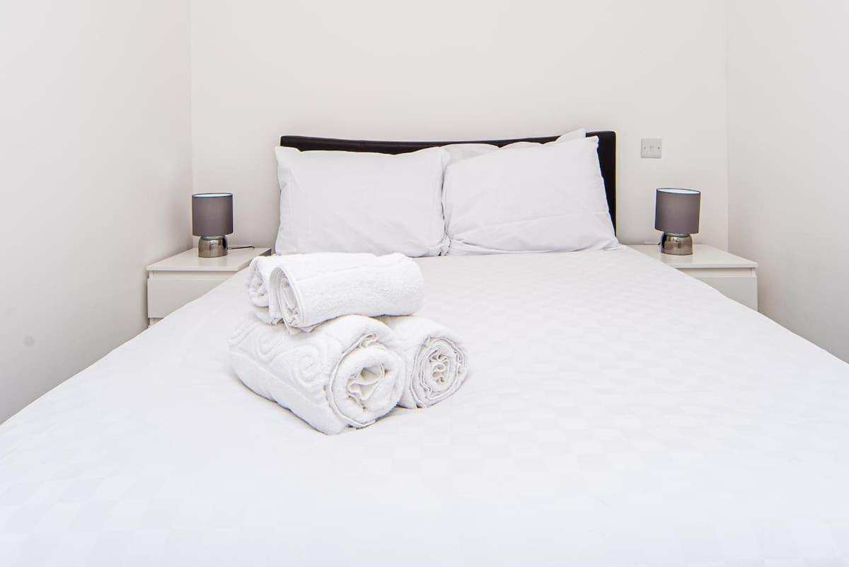 Lovely 3 Bed Flat In A Great Location In