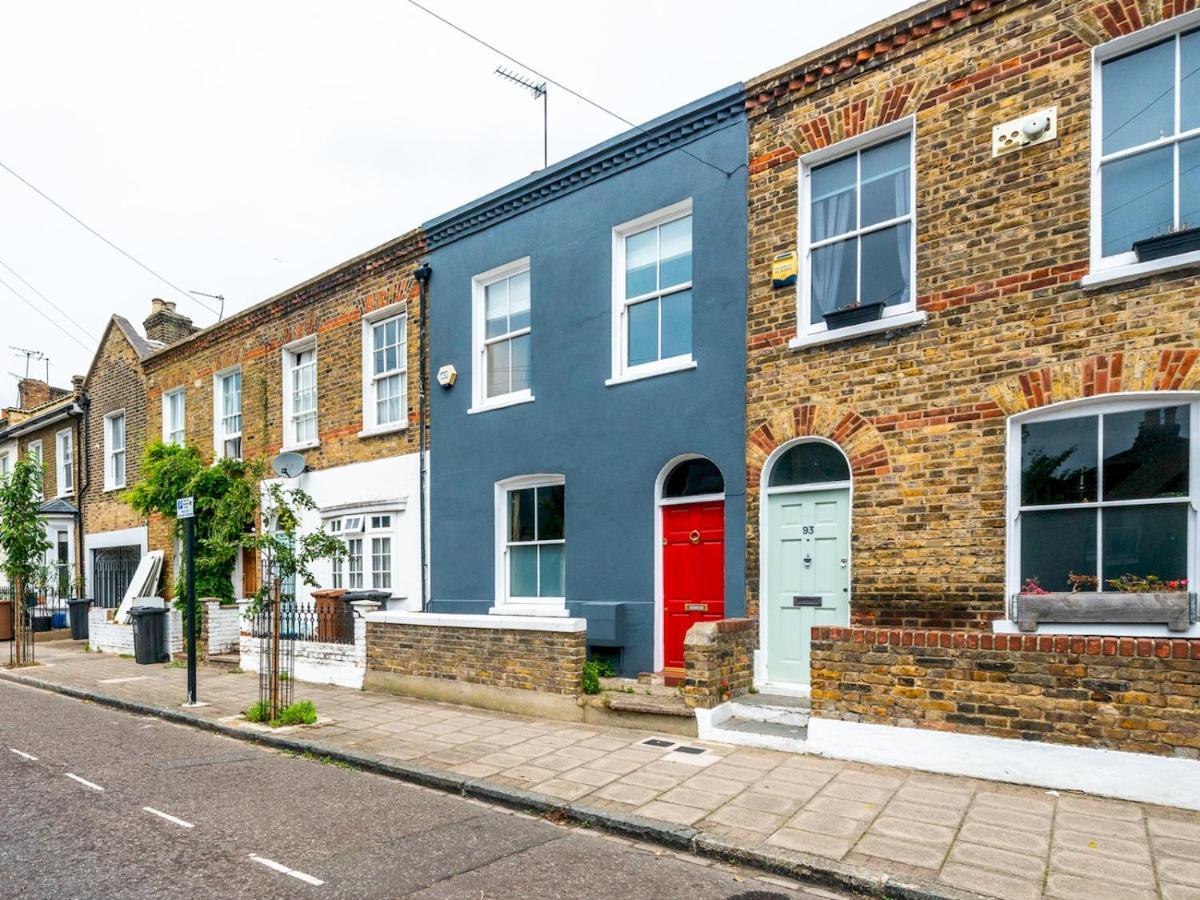 Pass The Keys Trendy Hackney House Holiday home