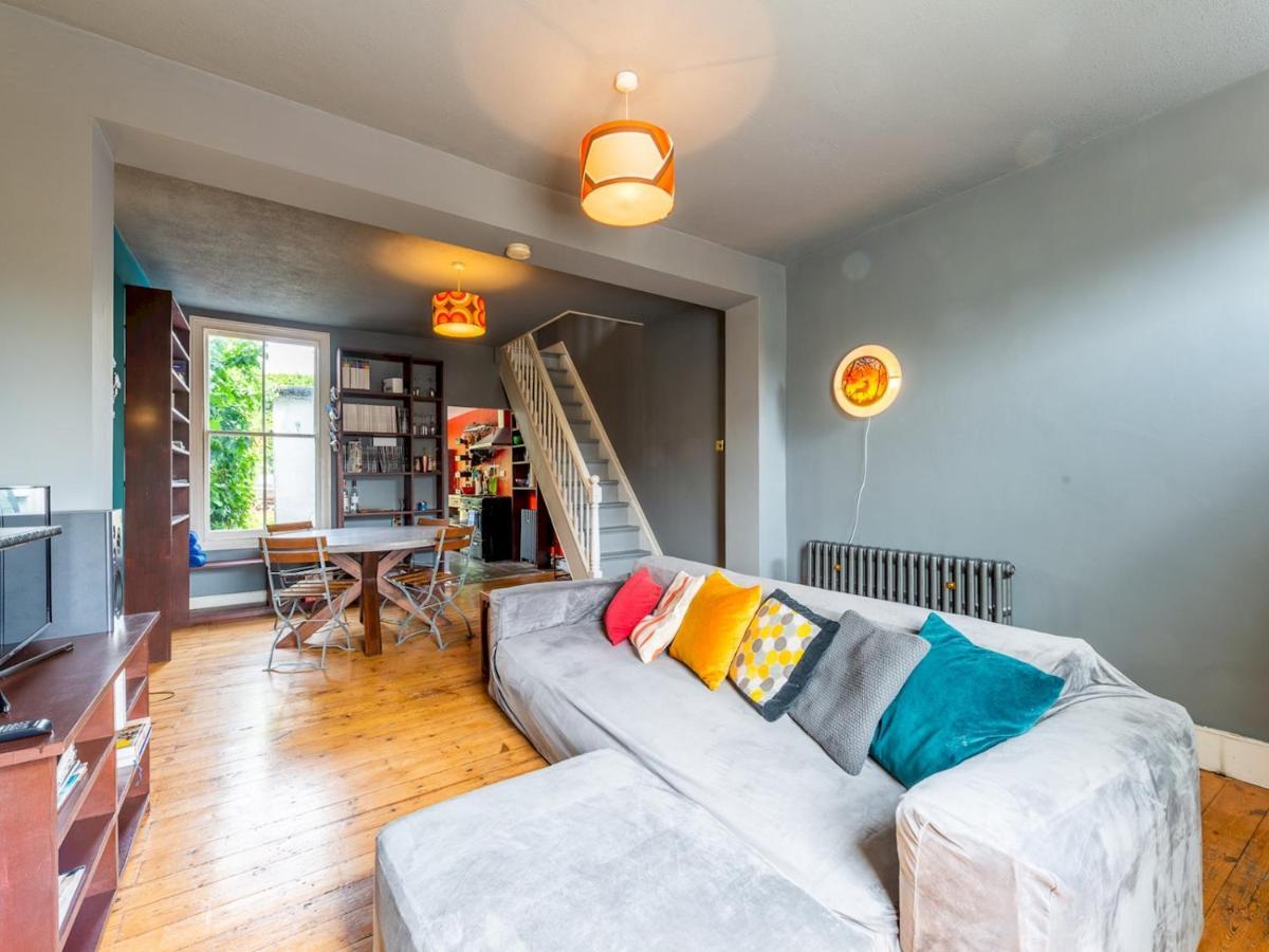 Pass The Keys Trendy Hackney House Holiday home