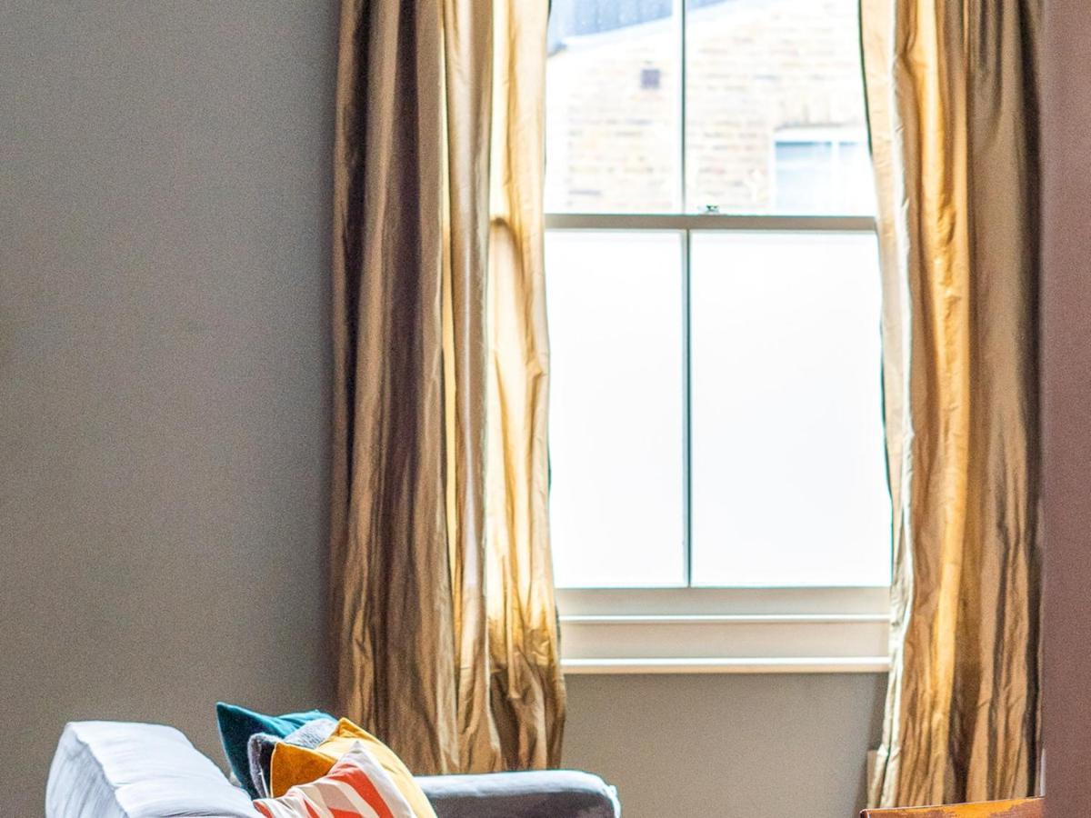 Pass The Keys Trendy Hackney House Holiday home London
