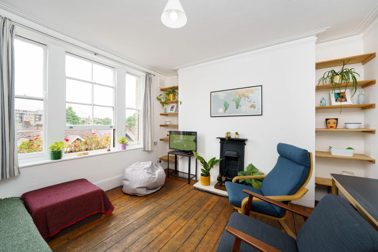 Appartement 50 Meters To The Metro