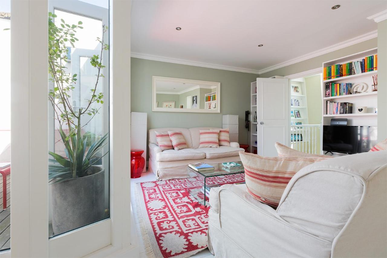Lovely Two Bedroom Flat With Patio In Notting Hill * Londen